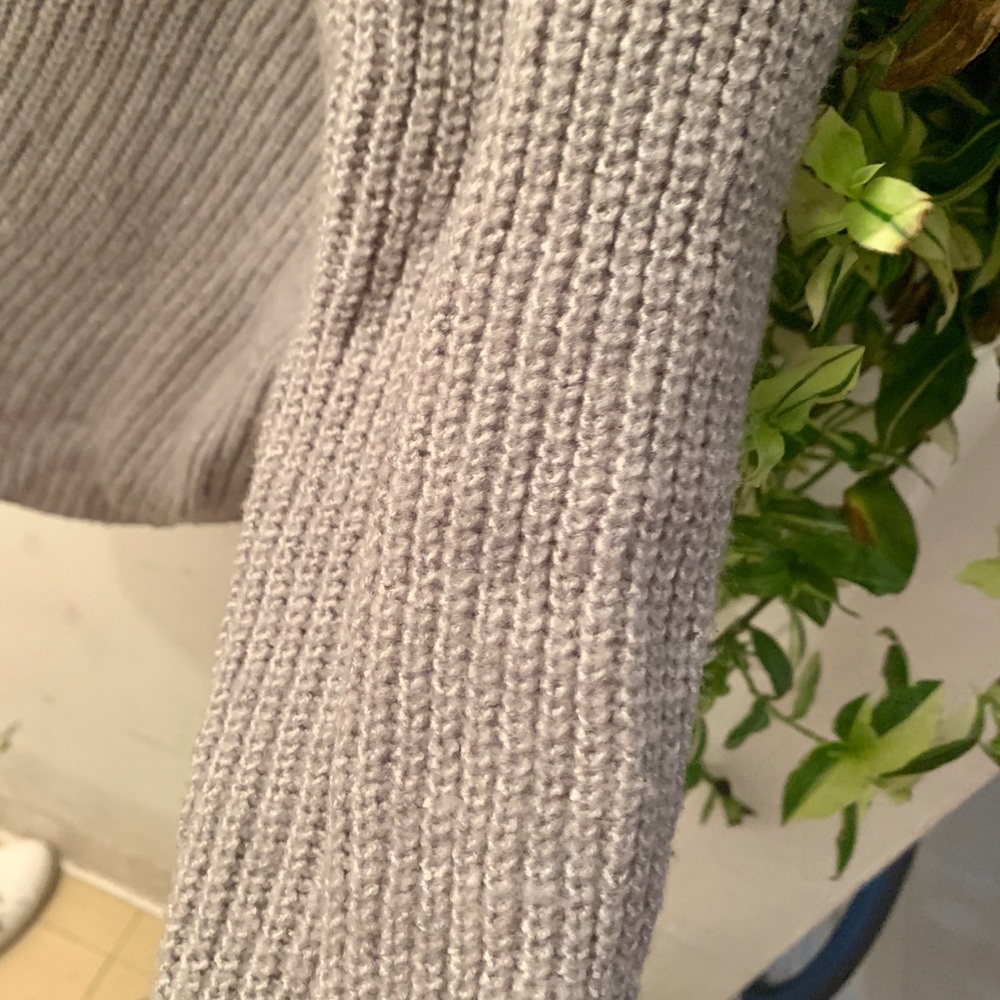 Dynamite Grey Sweater - Picture 9 of 14